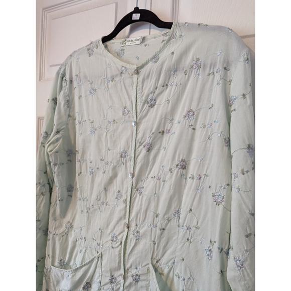 3/$20! Bella Note Hand Embroidered Floral Kimono - Picture 4 of 10